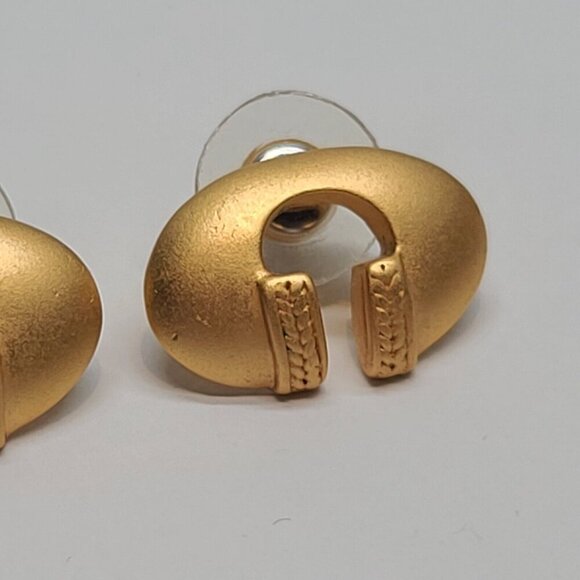 Vintage open oval textured gold tone stud earrings ethnic folk totem, American - Picture 7 of 7